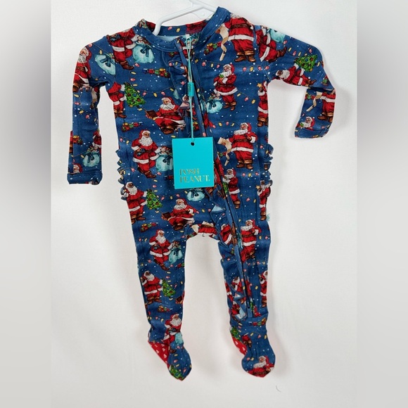 Posh Peanut Santa Claus Footie Zippered One Piece Bamboo Sz NB Newborn Ruffles - Picture 3 of 7